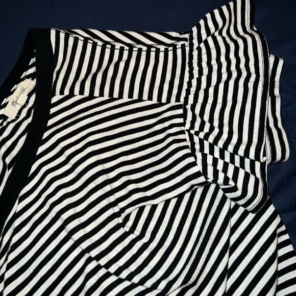 Madewell Ruffle-Sleeve Tee in Stripe black and white size XS - Picture 4 of 4